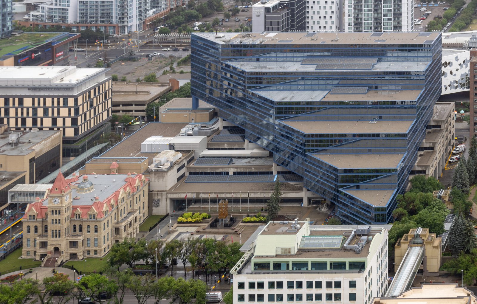 A municipal administrative headquarters coordinating multi-agency cybersecurity compliance and federal CISA audits.