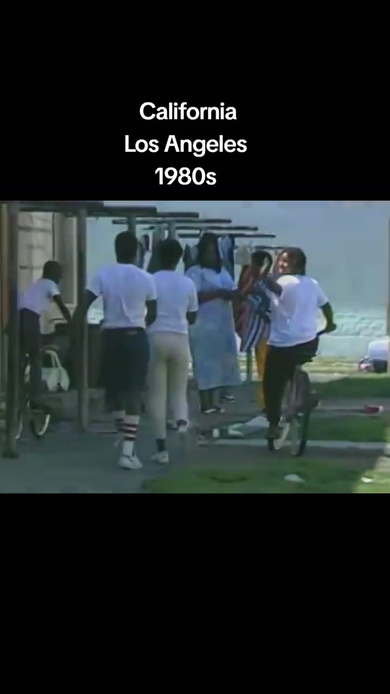 Illustrative photograph: 1980s Los Angeles Streets: A Nostalgic 80s Throwback