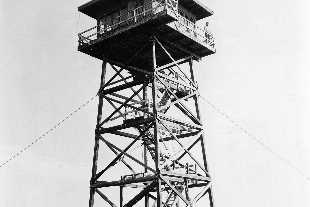 Forest fire lookout tower overlooking the Cascade Range in Oregon for wildfire detection